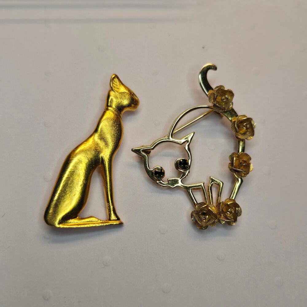 Vintage Gold Tone Cat Brooch Pin Set Art Deco Sitting Kitty Rhinestone Wreath